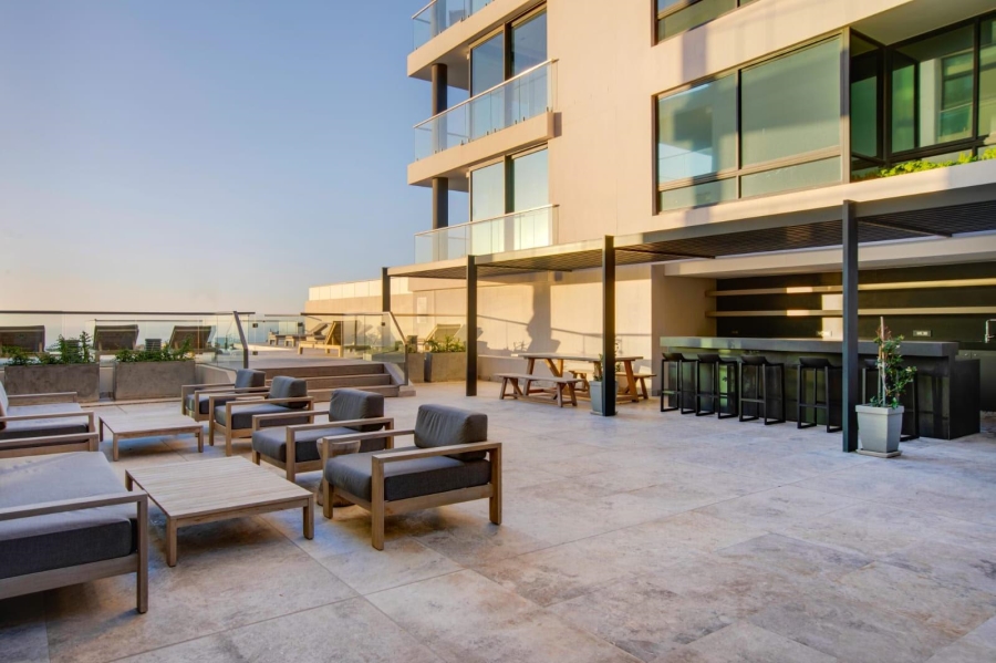 2 Bedroom Property for Sale in Sea Point Western Cape